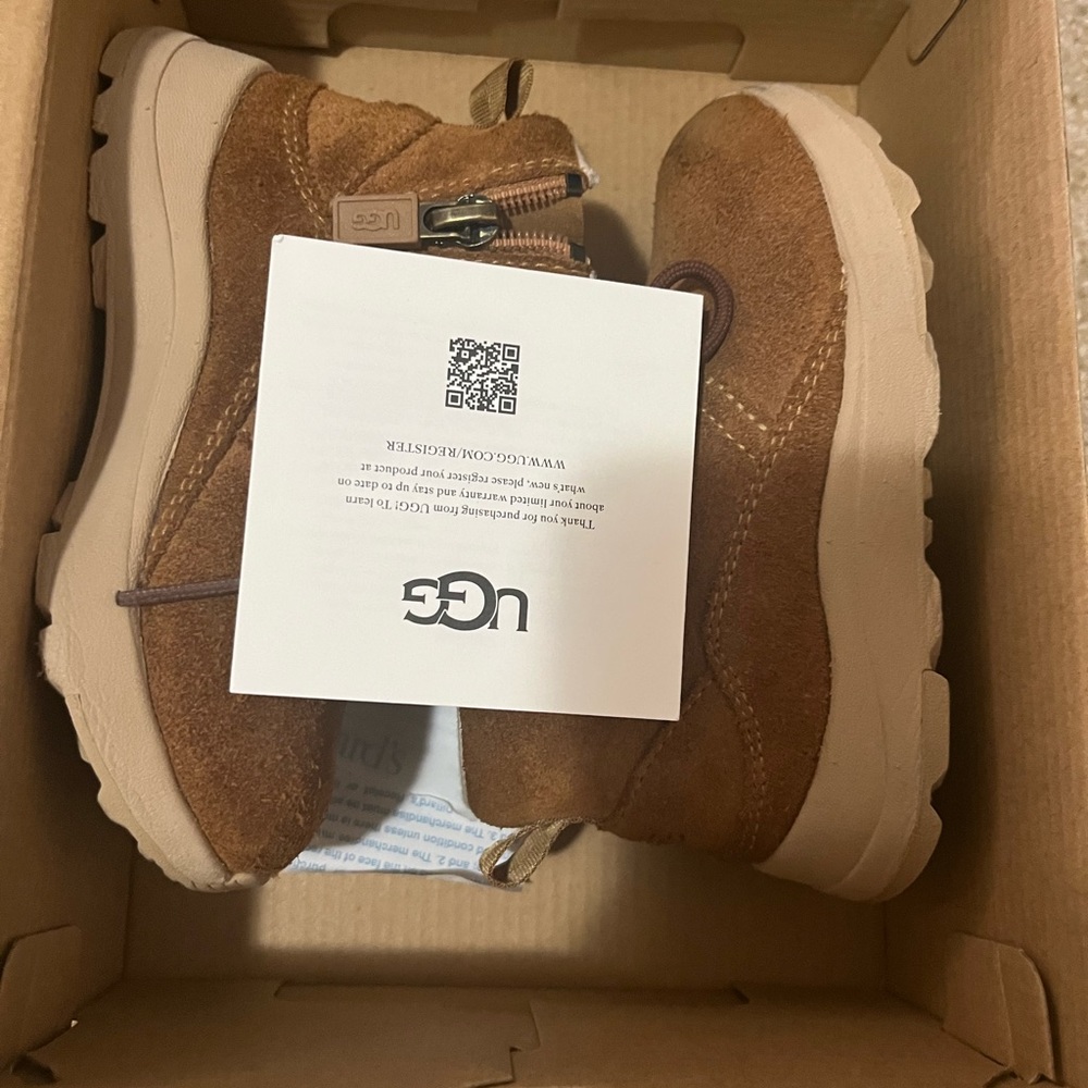Boys 8c Ugg boots